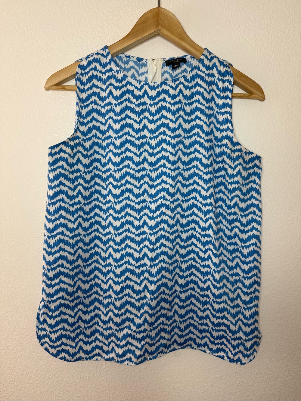 Ann Taylor Blue and White Wave-Print Sleeveless Top